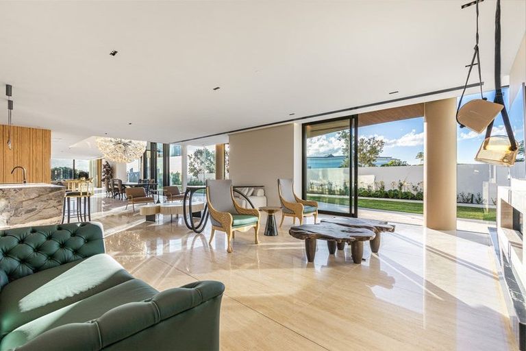 Photo of property in 92 Paritai Drive, Orakei, Auckland, 1071