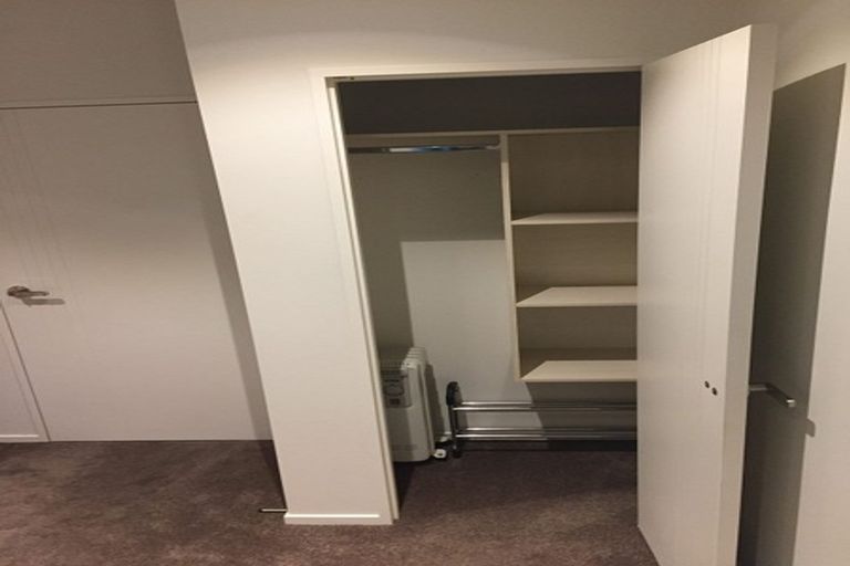 Photo of property in 73 Tamahere Drive, Glenfield, Auckland, 0629