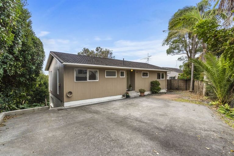 Photo of property in 24 Greendale Spur, Glenfield, Auckland, 0629