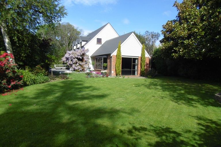Photo of property in 82b Avonhead Road, Avonhead, Christchurch, 8042