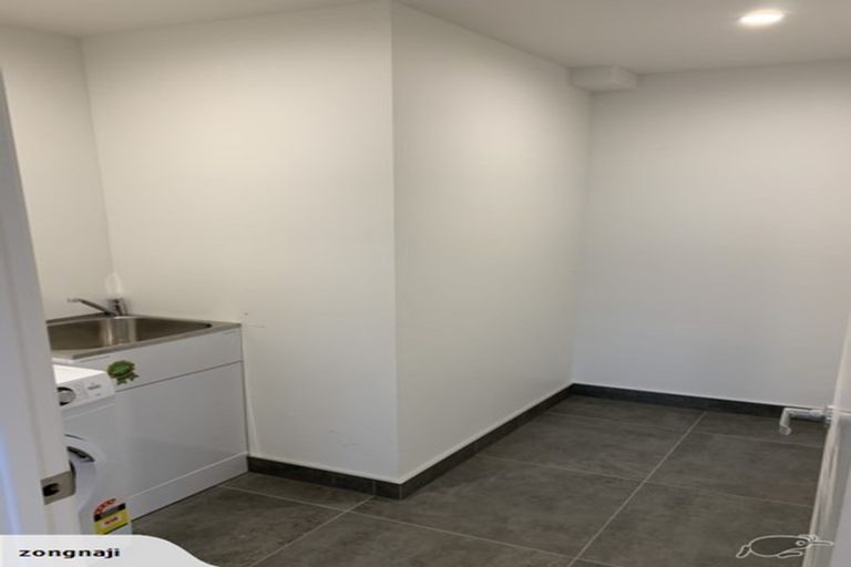 Photo of property in 4 Luckie Lane, Queenstown Hill, Queenstown, 9300