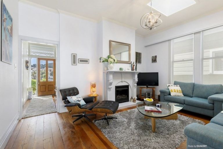 Photo of property in 5 Burwah Street, Berhampore, Wellington, 6023