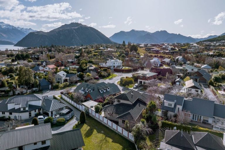 Photo of property in 4 Cherry Court, Wanaka, 9305