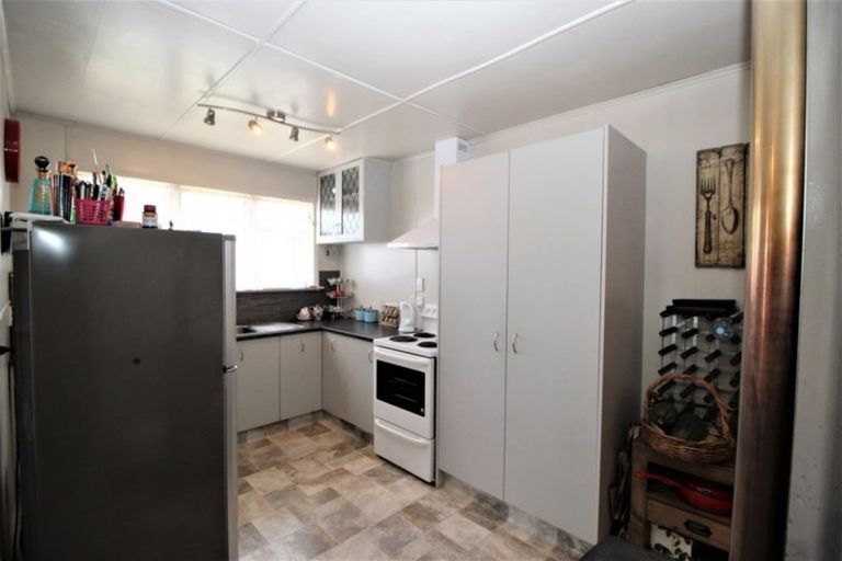 Photo of property in 17 Burgoyne Street, Woodville, 4920