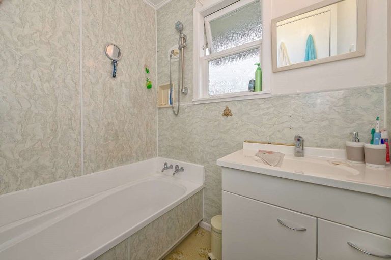 Photo of property in 57 Smiths Avenue, Papakura, 2110