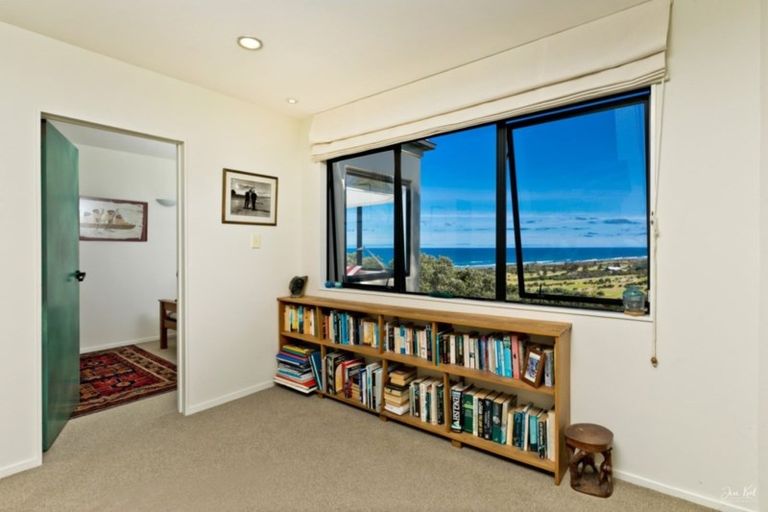 Photo of property in 90 Domain Crescent, Muriwai, 0881