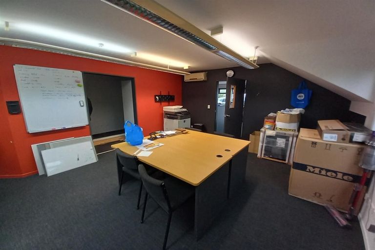 Photo of property in 1/108 Lincoln Road, Henderson, Auckland, 0610