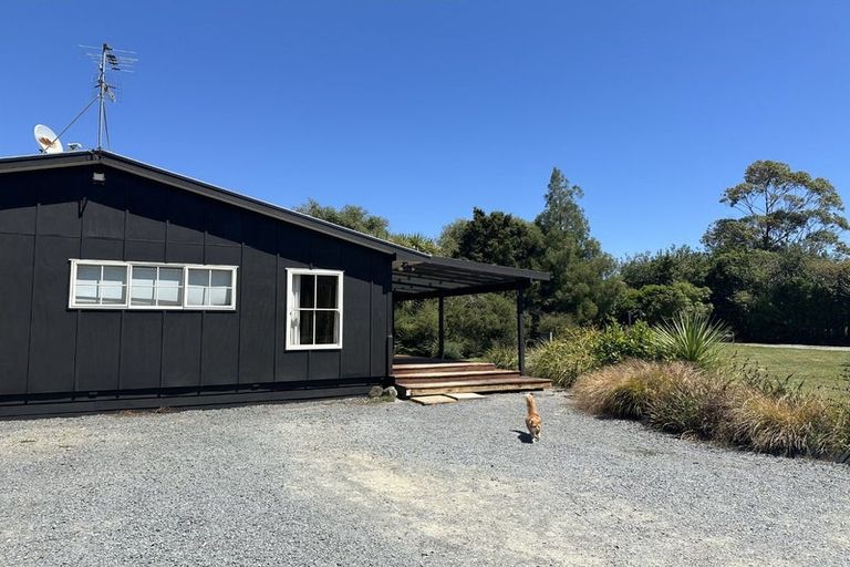 Photo of property in 98 Rahui Road, Otaki, 5512