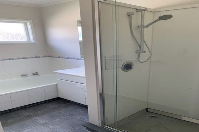 Photo of property in 36 Royal Road, Massey, Auckland, 0614