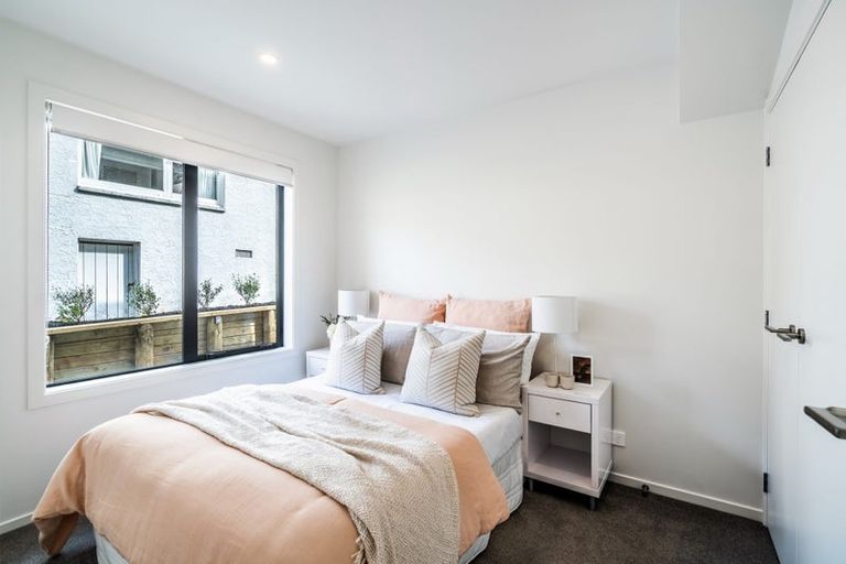 Photo of property in 5b Nea Place, Hillcrest, Auckland, 0627