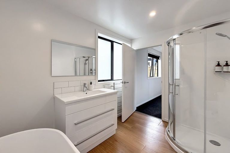 Photo of property in 56 Rangiora Avenue, Kaiwharawhara, Wellington, 6035