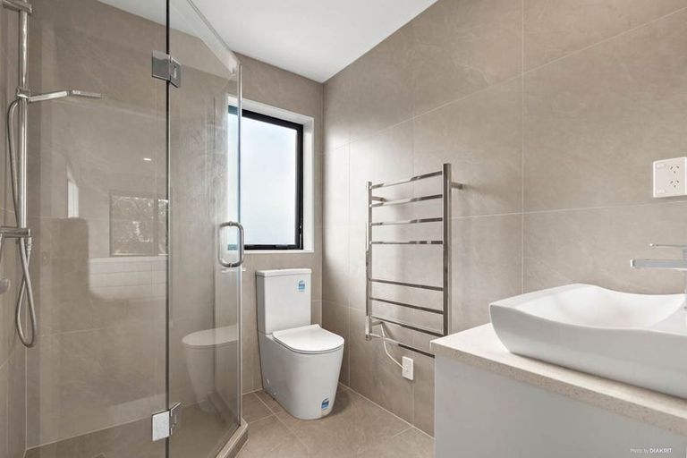 Photo of property in 22b Thornlow Street, Glendene, Auckland, 0602