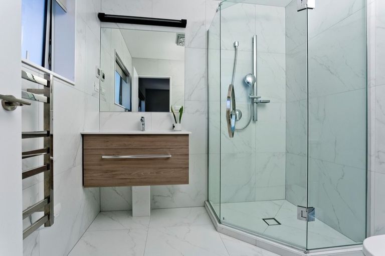 Photo of property in 29a Normanton Street, Glenfield, Auckland, 0629