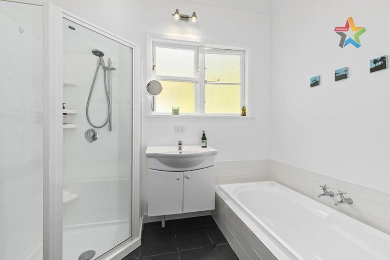 Photo of property in 46 Akatea Road, Korokoro, Lower Hutt, 5012