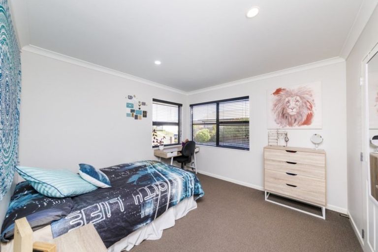 Photo of property in 8 Trump Place, Kelvin Grove, Palmerston North, 4414