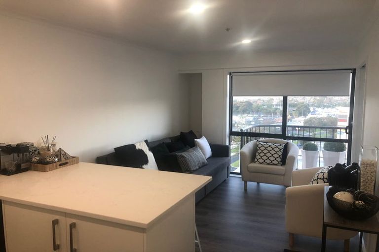 Photo of property in The Rennaissance, 5j/18 Ronwood Avenue, Manukau, Auckland, 2104