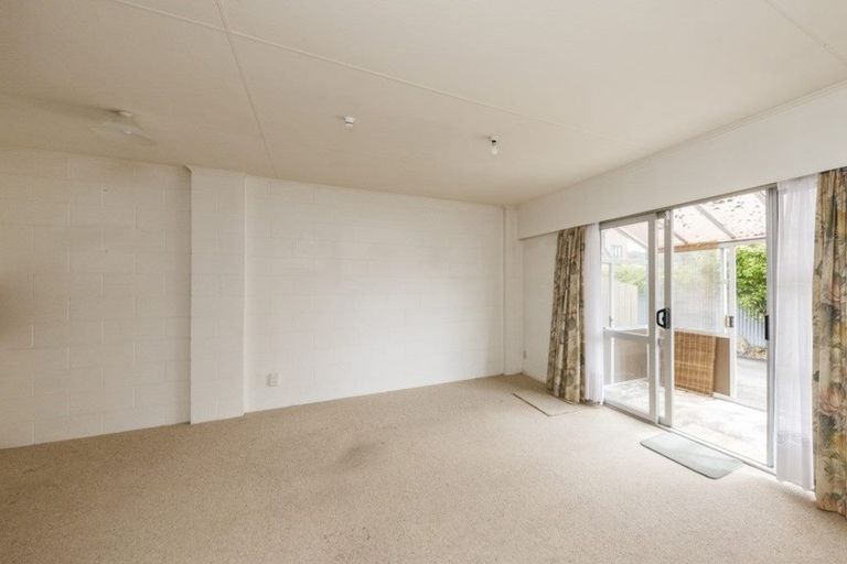 Photo of property in 2/364 Featherston Street, Palmerston North, 4414
