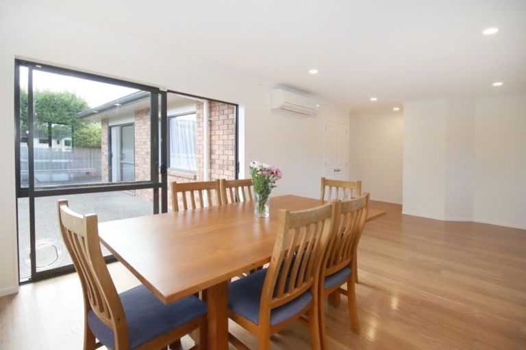 Photo of property in 8 Vintage Drive, Henderson, Auckland, 0612