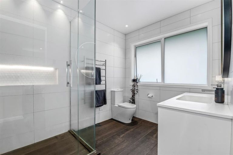 Photo of property in 43 Great West Road, Matipo Heights, Rotorua, 3015