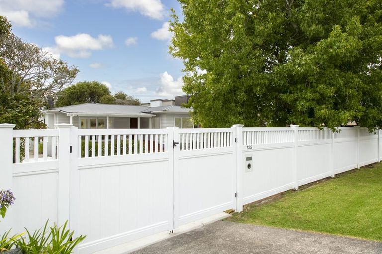 Photo of property in Peninsula Primary School, 61 Wharf Road, Te Atatu Peninsula, Auckland, 0610
