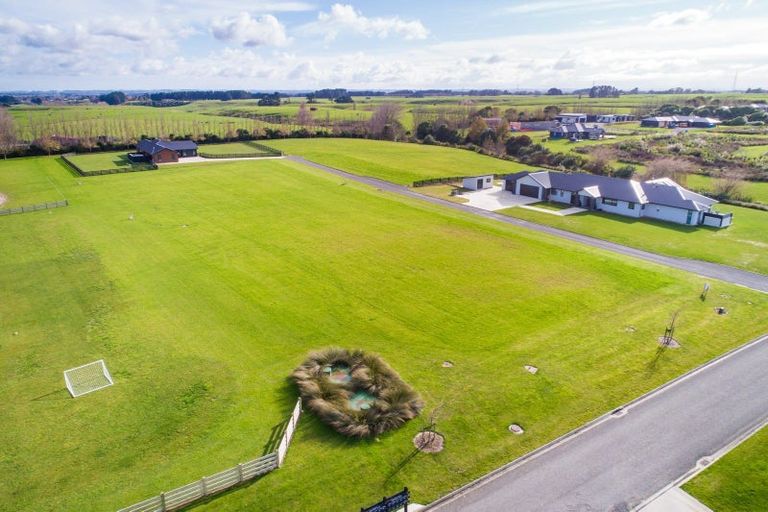 Photo of property in 75 Hartwell Drive, Kelvin Grove, Palmerston North, 4470