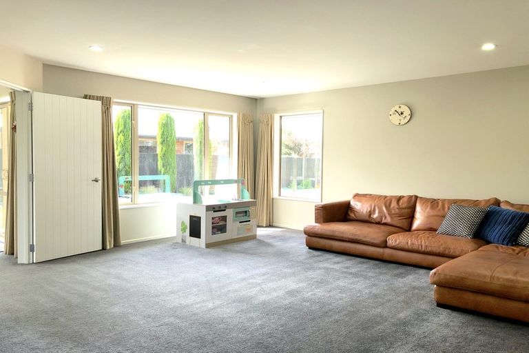 Photo of property in 31 Rolleston Drive, Rolleston, 7614