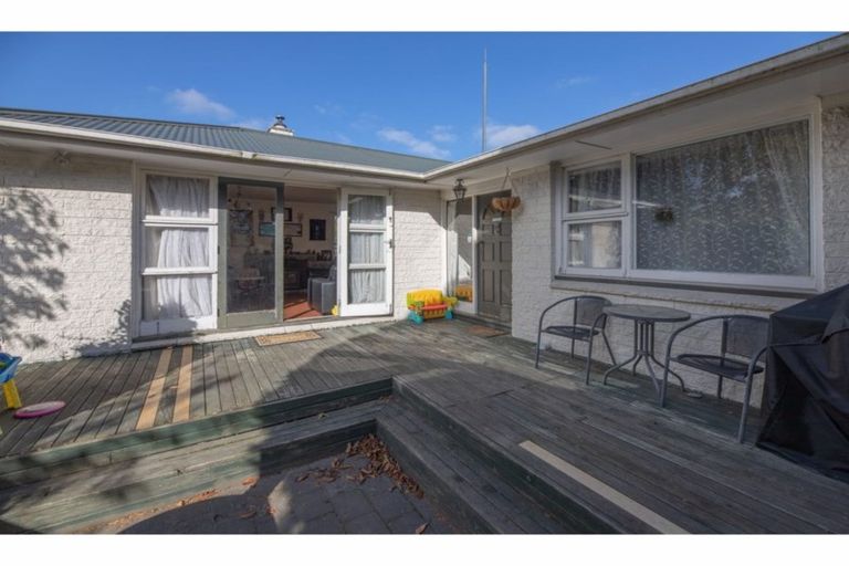 Photo of property in 11 Masham Road, Broomfield, Christchurch, 8042