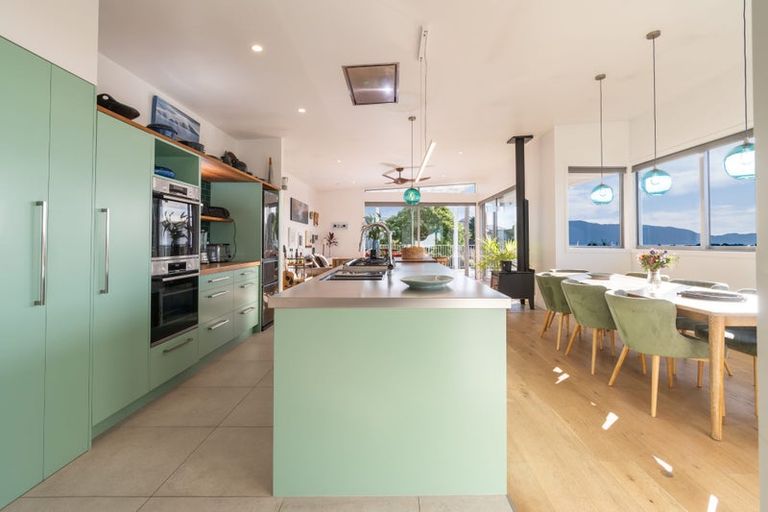 Photo of property in 6 Pine Ridge Terrace, Waikanae Beach, Waikanae, 5036