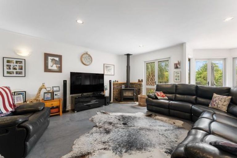 Photo of property in 40 Foster Road, Kumeu, 0891