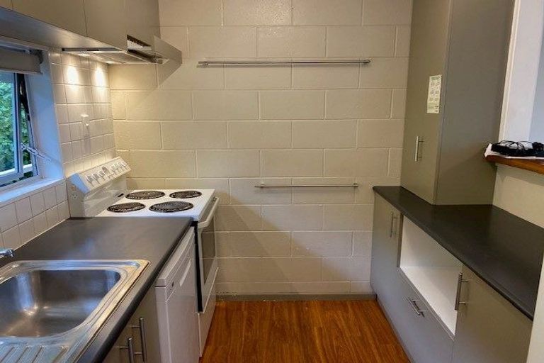 Photo of property in 4/49 Maungaraki Road, Korokoro, Lower Hutt, 5012