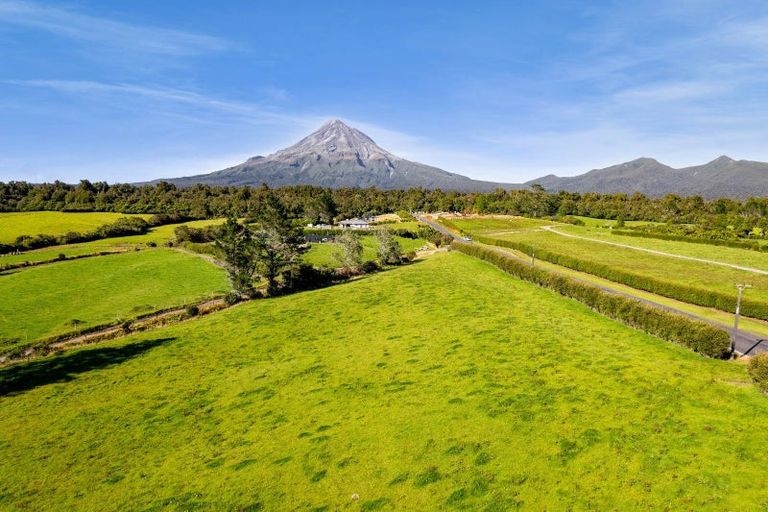 Photo of property in 2175 Egmont Road, Kaimiro, 4386