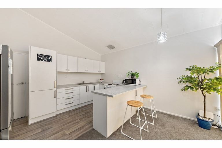 Photo of property in 1/61 Landsdowne Terrace, Cashmere, Christchurch, 8022
