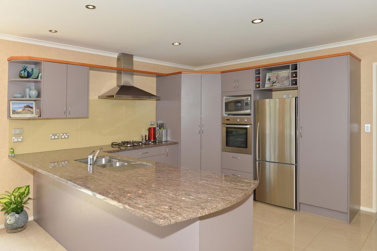 Photo of property in 24 Lochiel Place, Te Kamo, Whangarei, 0112