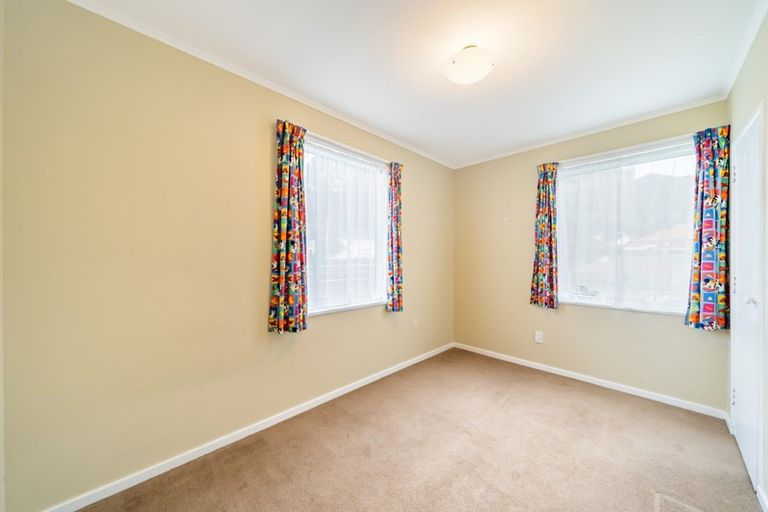 Photo of property in 4 Collett Street, Naenae, Lower Hutt, 5011