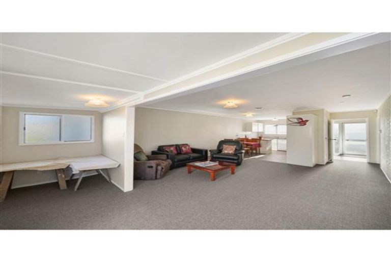Photo of property in 1/15 Moncrieff Avenue, Clendon Park, Auckland, 2103