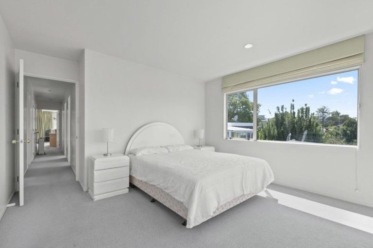 Photo of property in 2/17 Bevyn Street, Castor Bay, Auckland, 0620