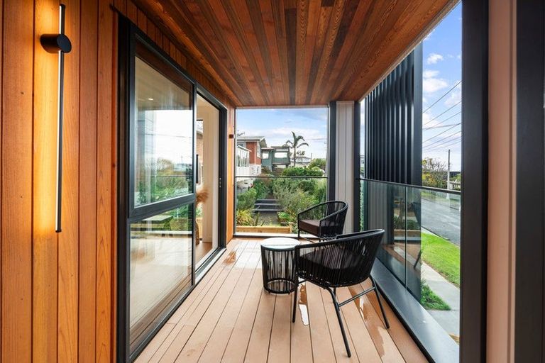 Photo of property in 2a Rangitoto Terrace, Milford, Auckland, 0620