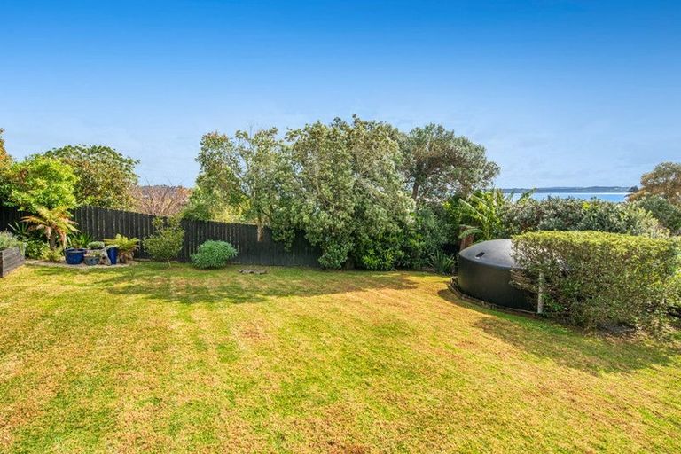 Photo of property in 88 Tiri Road, Tindalls Beach, Whangaparaoa, 0930