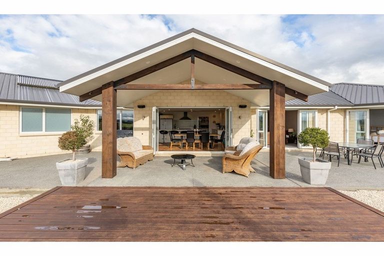 Photo of property in 2479 Tram Road, West Eyreton, Rangiora, 7475