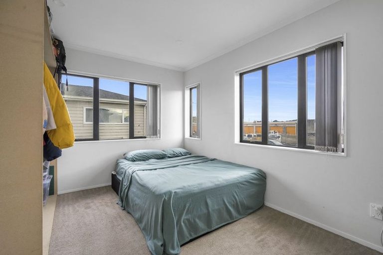 Photo of property in 8a Ron Keat Drive, Papakura, 2110