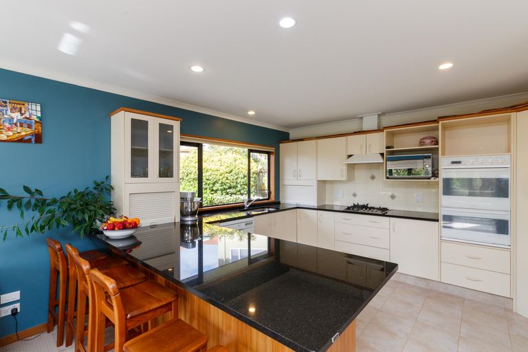 Photo of property in 40 Kilkenny Place, Fitzherbert, Palmerston North, 4410