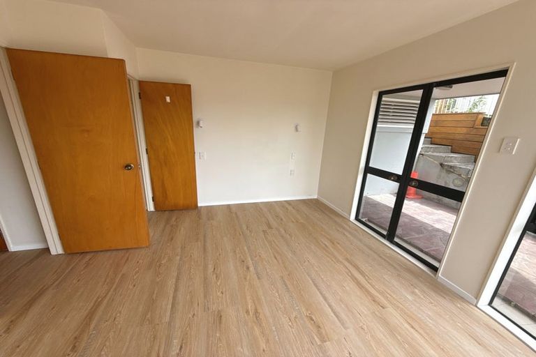 Photo of property in 16 Calypso Place, Rothesay Bay, Auckland, 0630