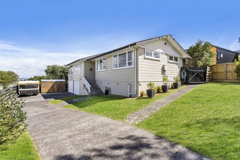 Photo of property in 32 Windy Ridge Road, Glenfield, Auckland, 0629