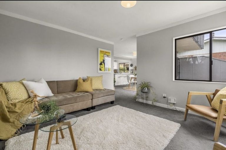 Photo of property in 2/24 Hastings Road, Mairangi Bay, Auckland, 0630