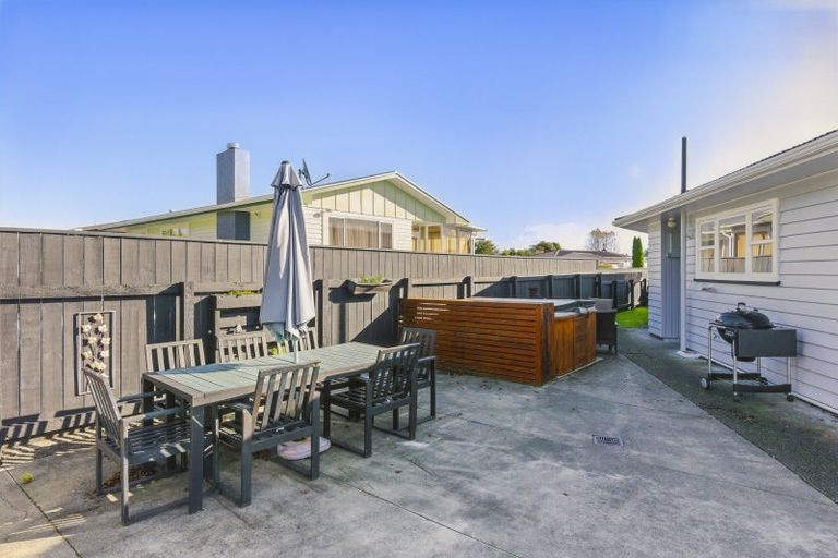 Photo of property in 2 Weld Street, Levin, 5510