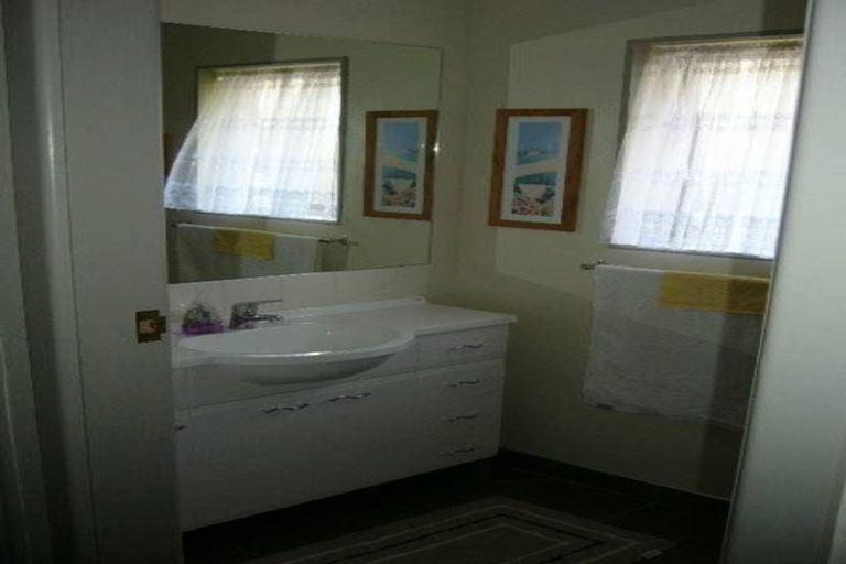 Photo of property in 148 Straven Road, Fendalton, Christchurch, 8014