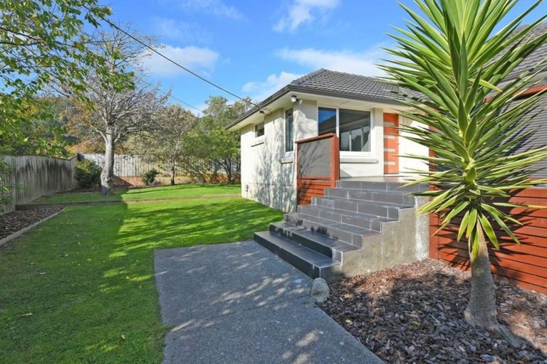 Photo of property in 343 Stokes Valley Road, Stokes Valley, Lower Hutt, 5019