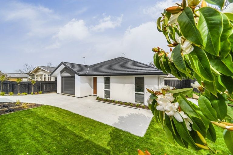 Photo of property in 74 Heretaunga Street, Palmerston North, 4414