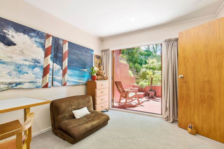 Photo of property in 6a Joll Street, Karori, Wellington, 6012