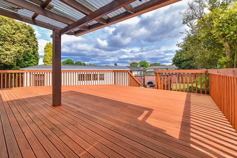 Photo of property in 24 Hyperion Drive, Randwick Park, Auckland, 2105